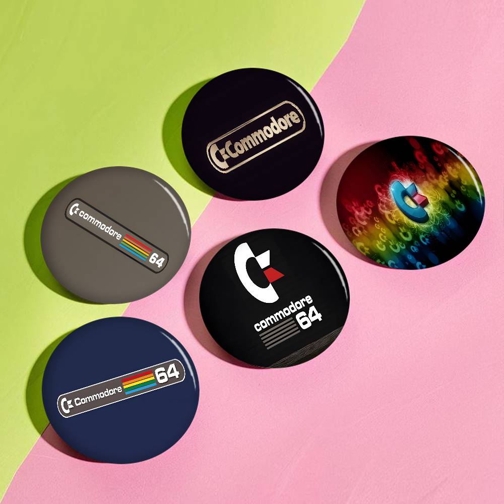 Tech Accessories Backpack - C-Commodore-64 เข็มกลัดปุ่มสไตล์เรโทร-เทคอนิเมะ งานแฮนด์เมดสำหรับตกแต่งเสื้อผ้า กระเป๋าเป้ ป้ายการ์ตูน เครื่องประดับ